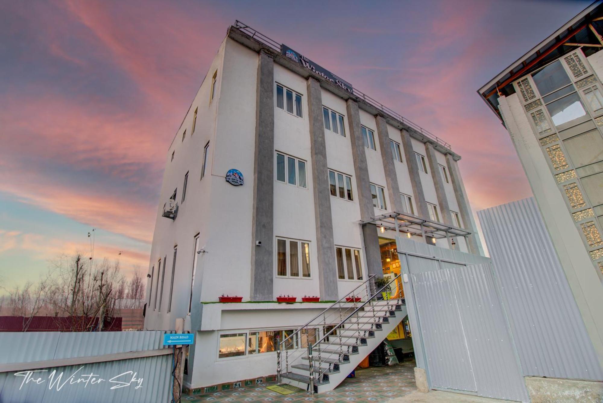 Hotel The Winter Sky Srīnagar Extérieur photo